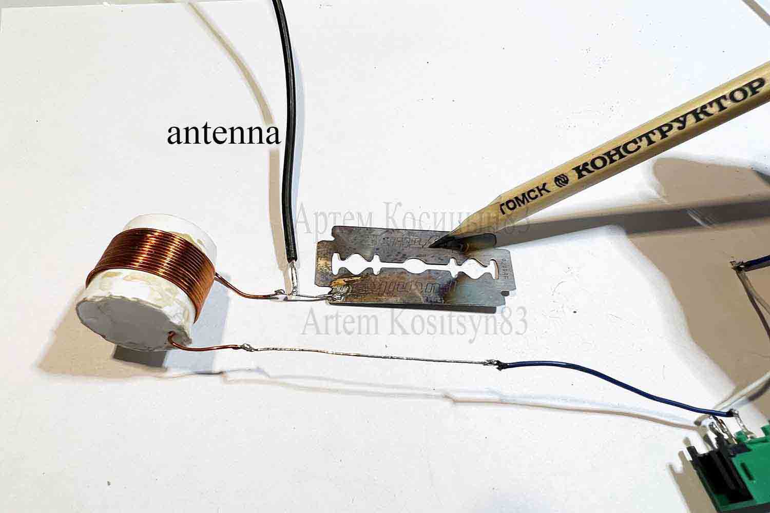 Подробнее о статье A radio made of a blade and a pencil.How to make a foxhole radio